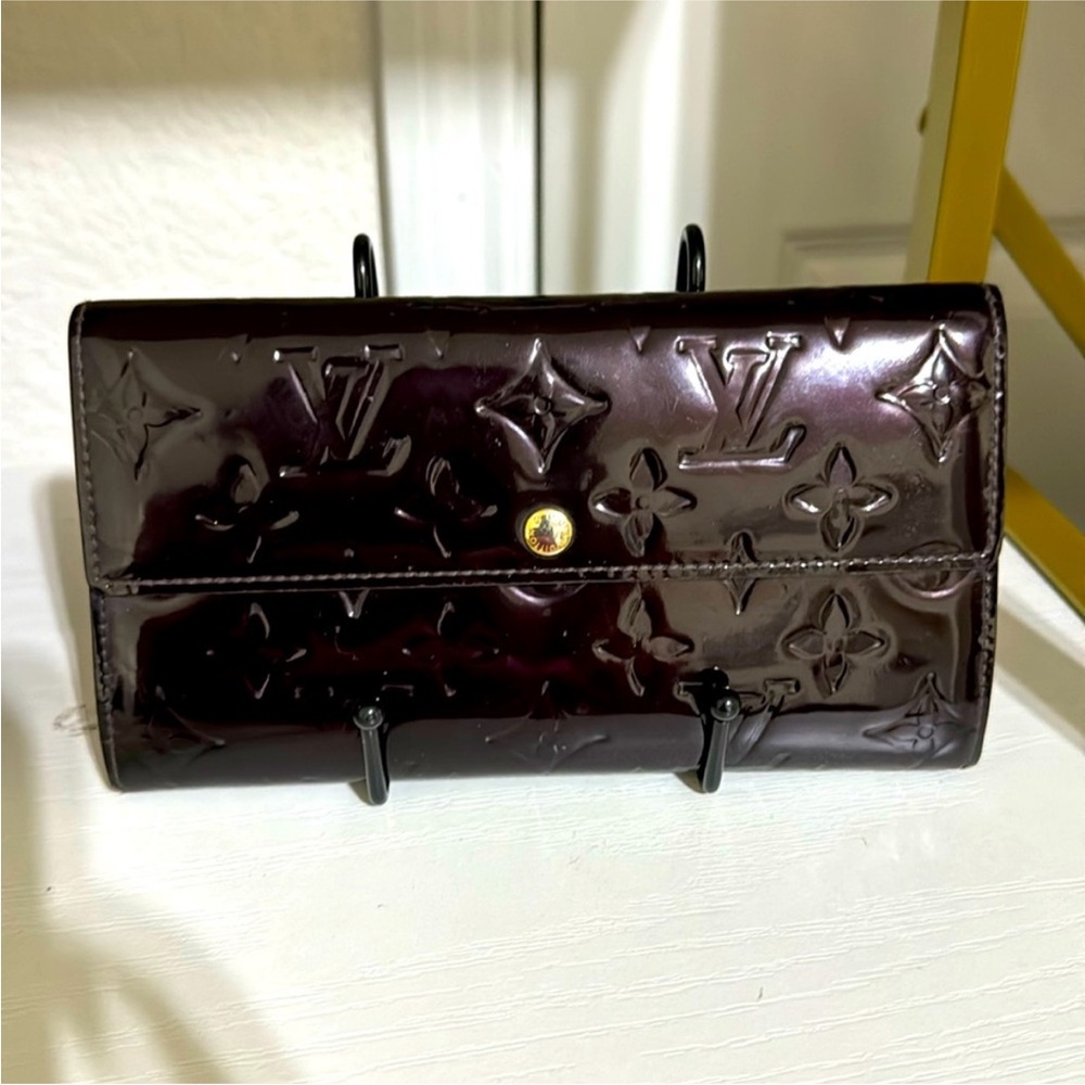 Louis Vuitton Sarah Wallet Red Wine Vernis